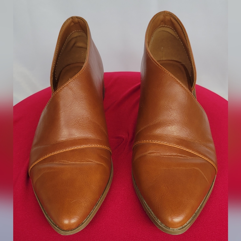 Universal Thread Women's Tan Cut-Out Booties Size 9 – Low Heel Ankle Flats